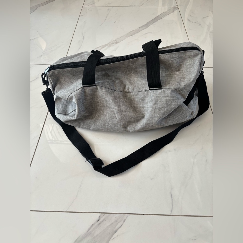 Champion Gray & Black Duffel Bag with Logo - Picture 2 of 11
